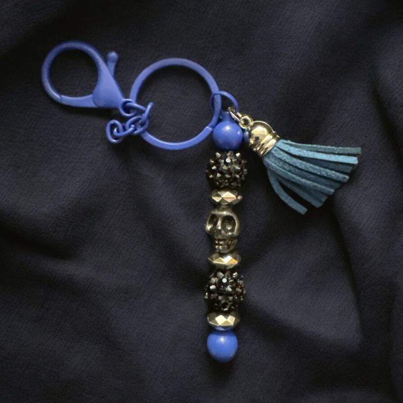 Black skull keychain