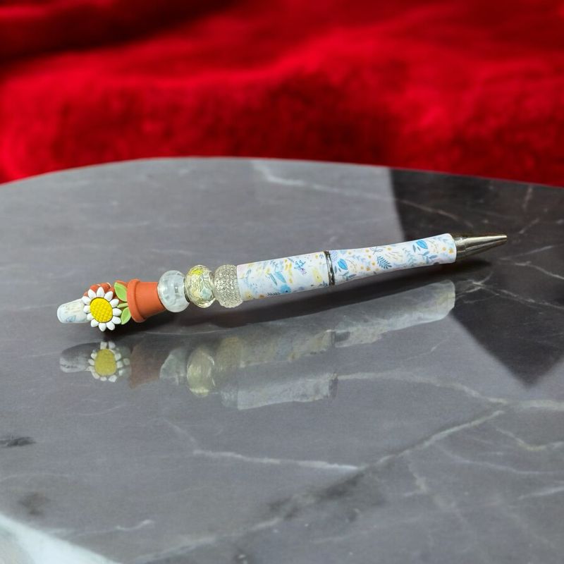 Sunflower potted pen