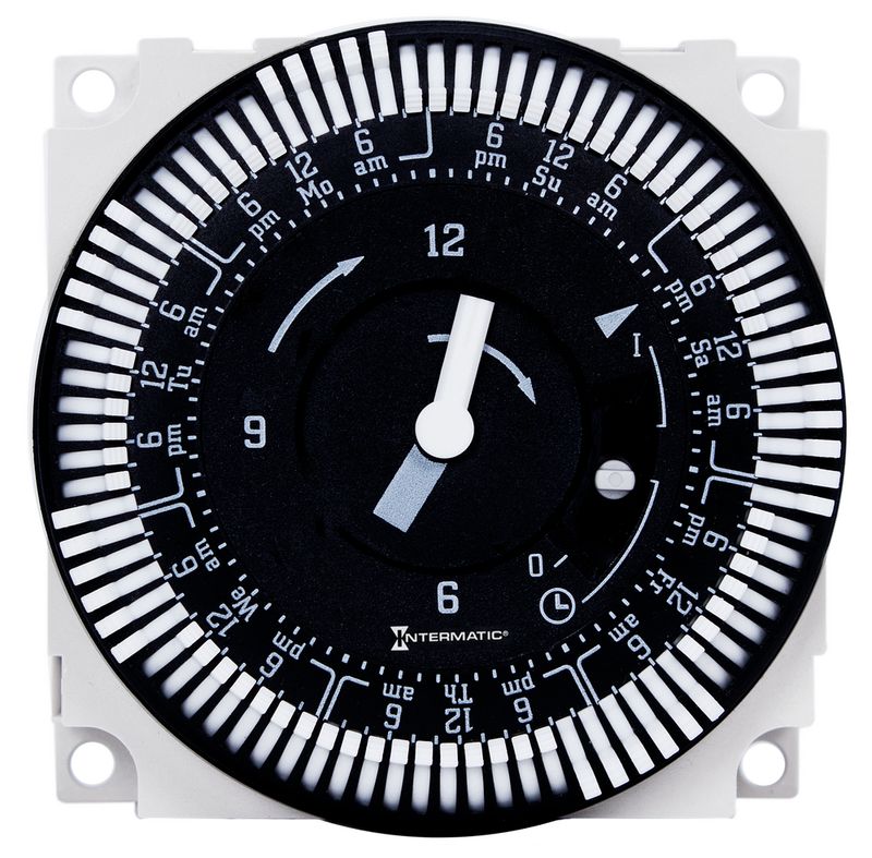 FM1QWUZH-120U — Módulo temporizador electromecánico para montaje en panel de 7 días, 120 V, con respaldo de batería y anulación manual, intervalos de 2 horas, 21 A, SPDT
