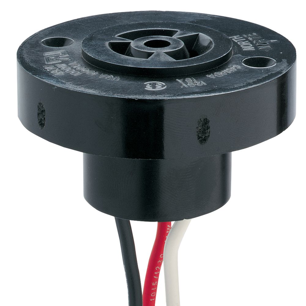 K121 — Receptáculo tipo giro-bloqueo (locking), 3 pines, conforme C136.10, cable de 9"