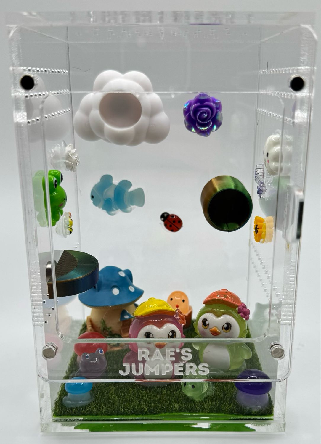 Glow In The Dark Penguins Large Arboreal Enclosure