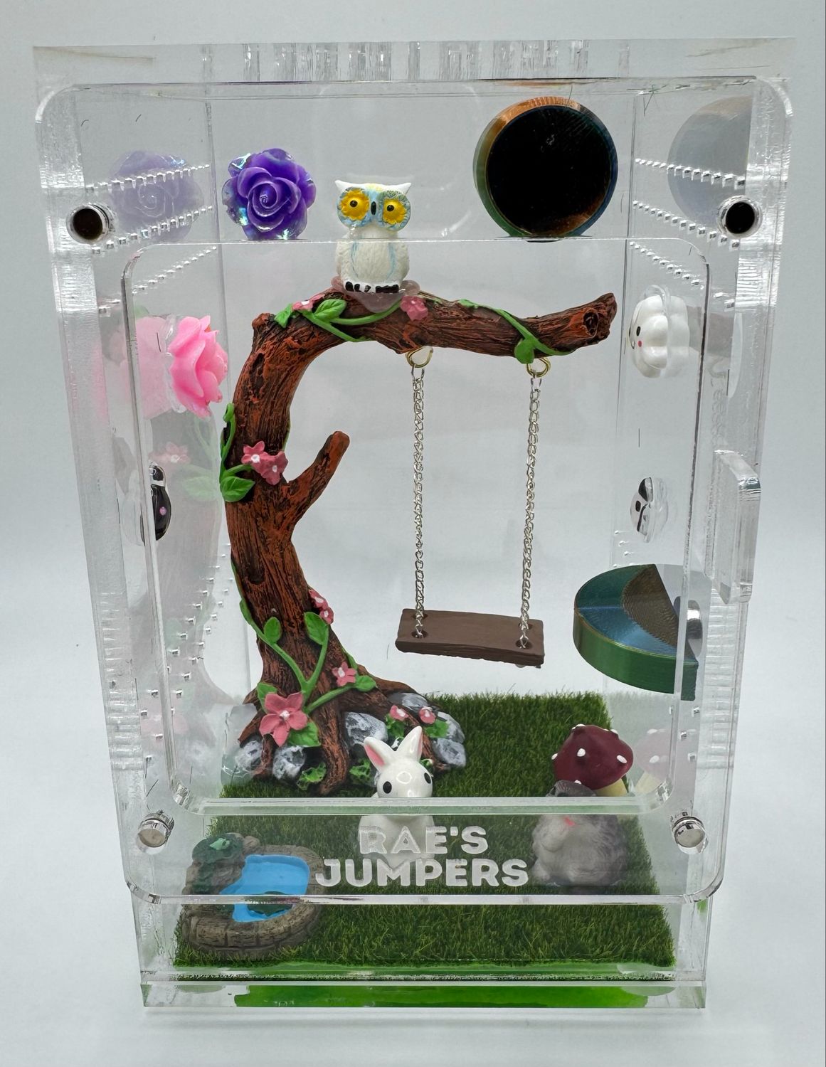 Large Swinging Enclosure