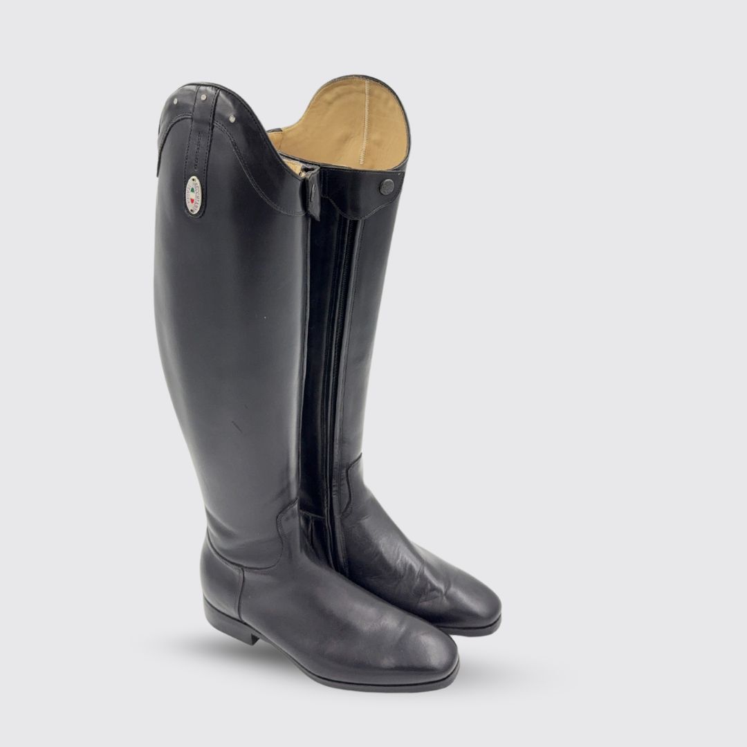 Ex-demo Custom Roma Dressage
