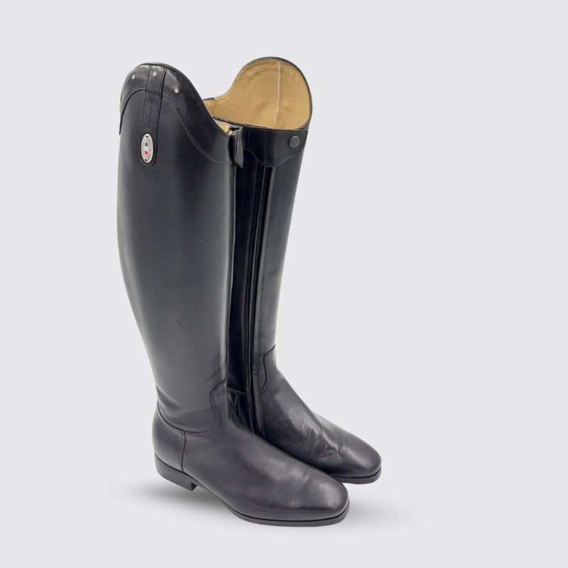 Ex-demo Custom Roma Dressage
