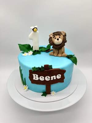 Fondant Torte Löwe mit handmodellierter Figur Fondant Torte Löwe mit handmodellierter Figur