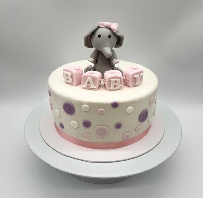 Fondant Torte Baby mit handmodellierter Figur Fondant Torte Baby mit handmodellierter Figur
