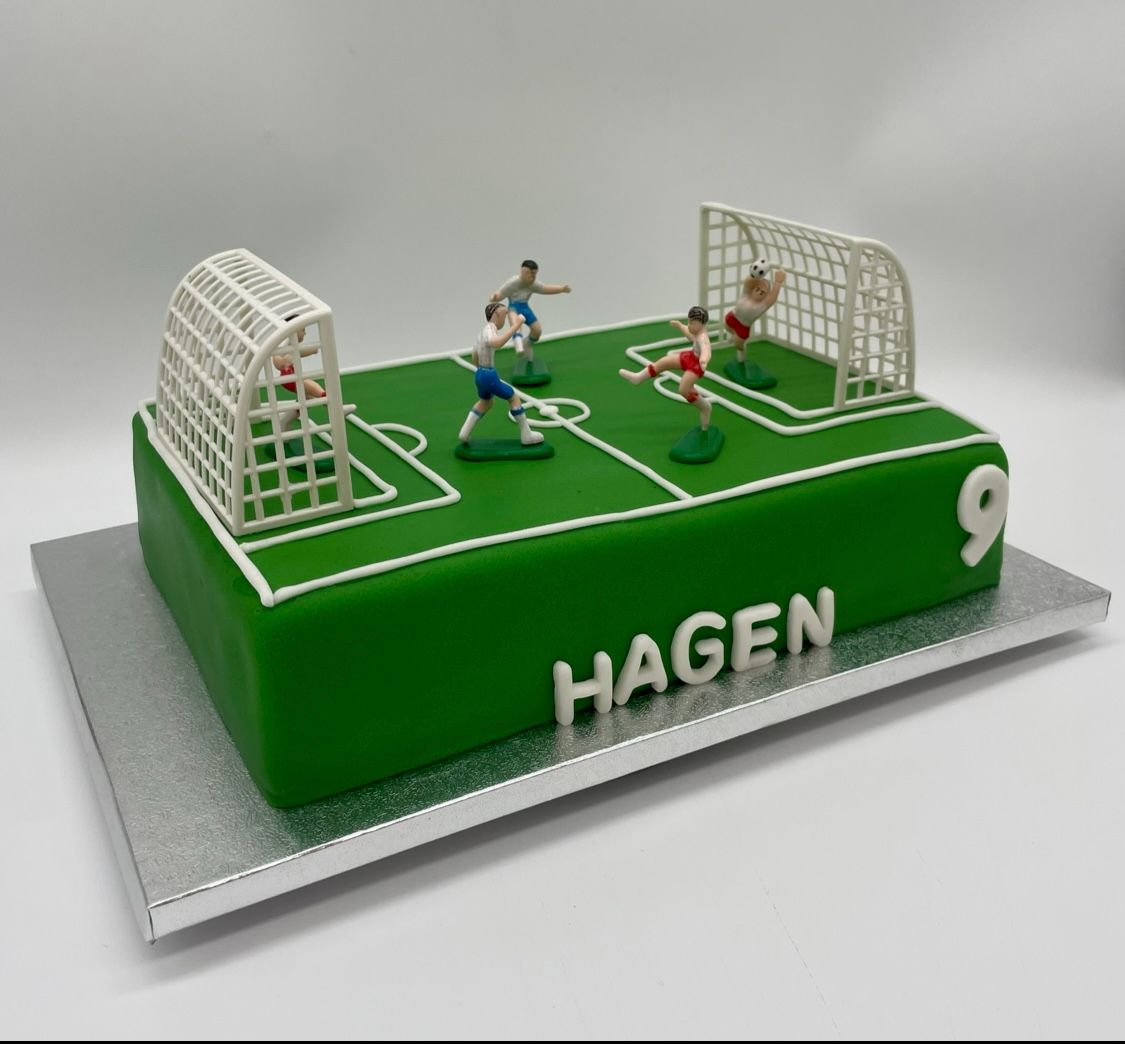 Fondant Torte Fußballfeld
