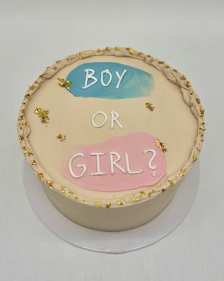 Gender Reveal Cake 1