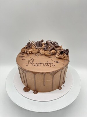 Naked Cake mit Schokoladendrip