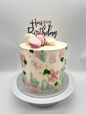 Naked Art Cake mit Cremedekoration und Macarons