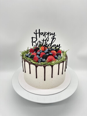 Naked Cake mit Früchten und Rosmarin