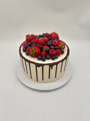 Dripcake mit Früchten