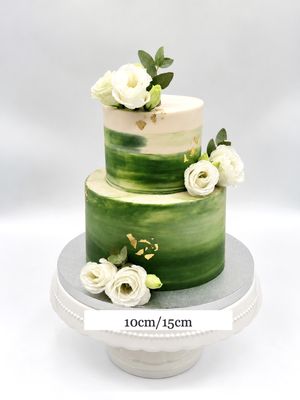 Torte mit Farbverlauf, Lysianthus und Eukalyptus (zweistöckig)