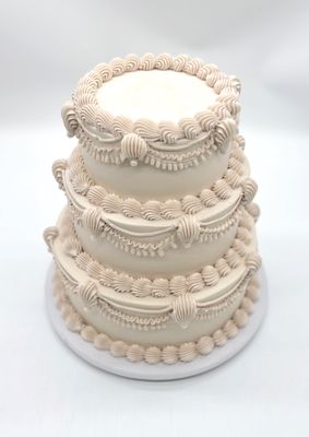 Torte mit Vintagedekoration (dreistöckig)
