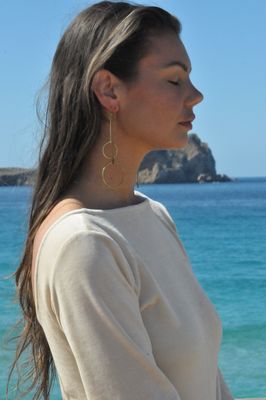 Aya hoops