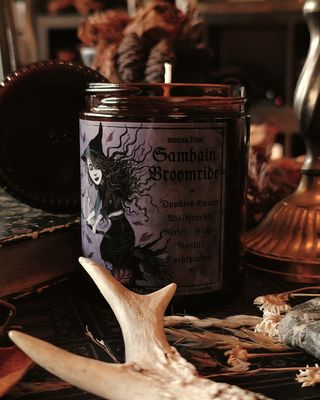 Samhain Broomride ✷ Duftkerze im Glas 180 ml