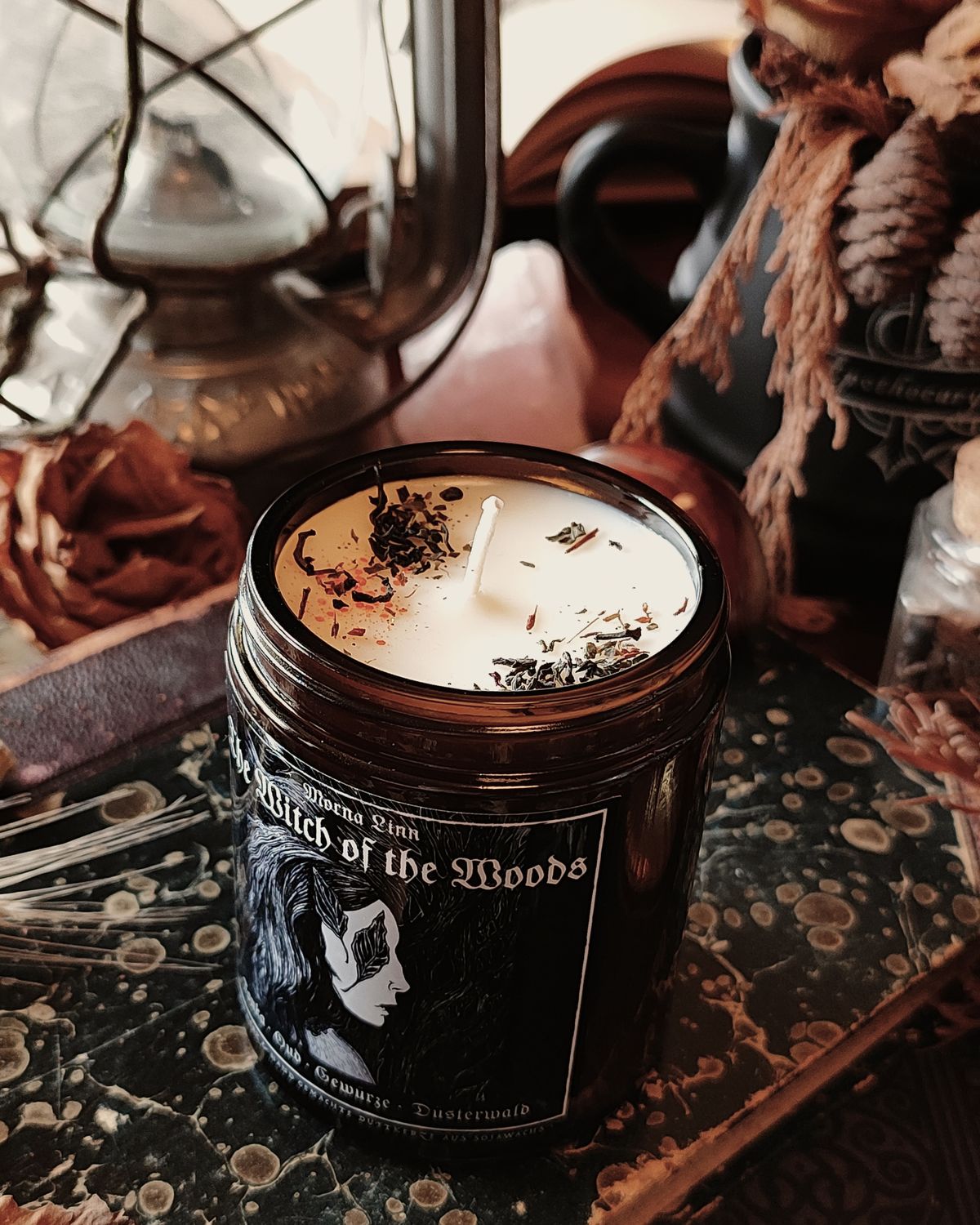 The Witch of the Woods ✷ Duftkerze im Glas 180 ml