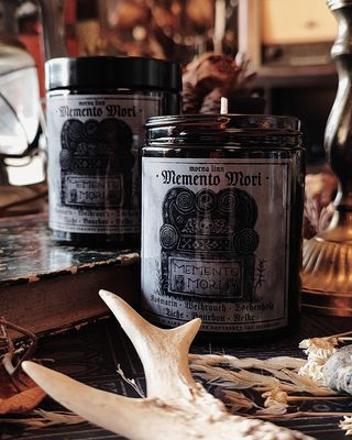 Memento Mori ✷ Duftkerze im Glas 180 ml