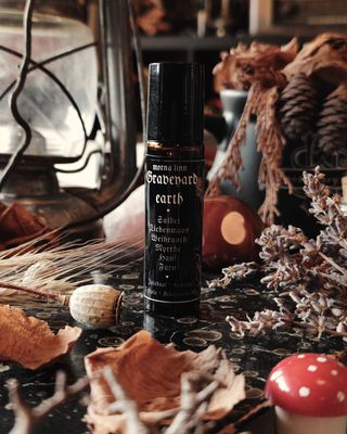 Graveyard Earth · 10ml Roll On Parfüm Öl