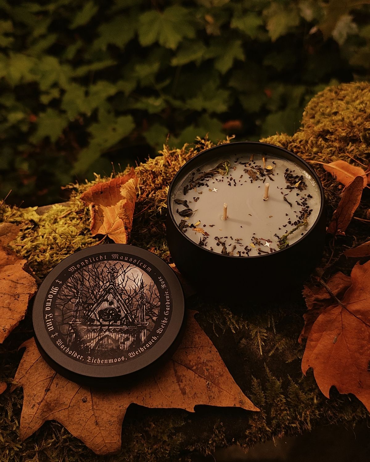 Mondlicht Mausoleum ✷ Duftkerze im Glas 235 ml