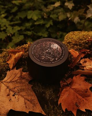 Mondlicht Mausoleum ✷ Duftkerze im Glas 235 ml