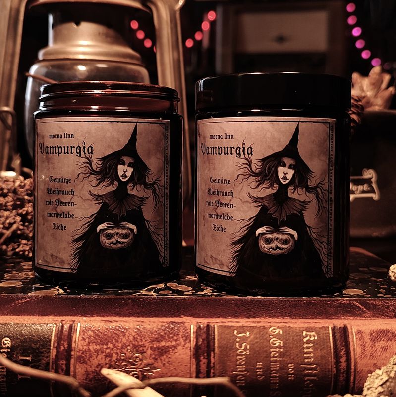 Vampurgia ✷ Duftkerze im Glas 180 ml