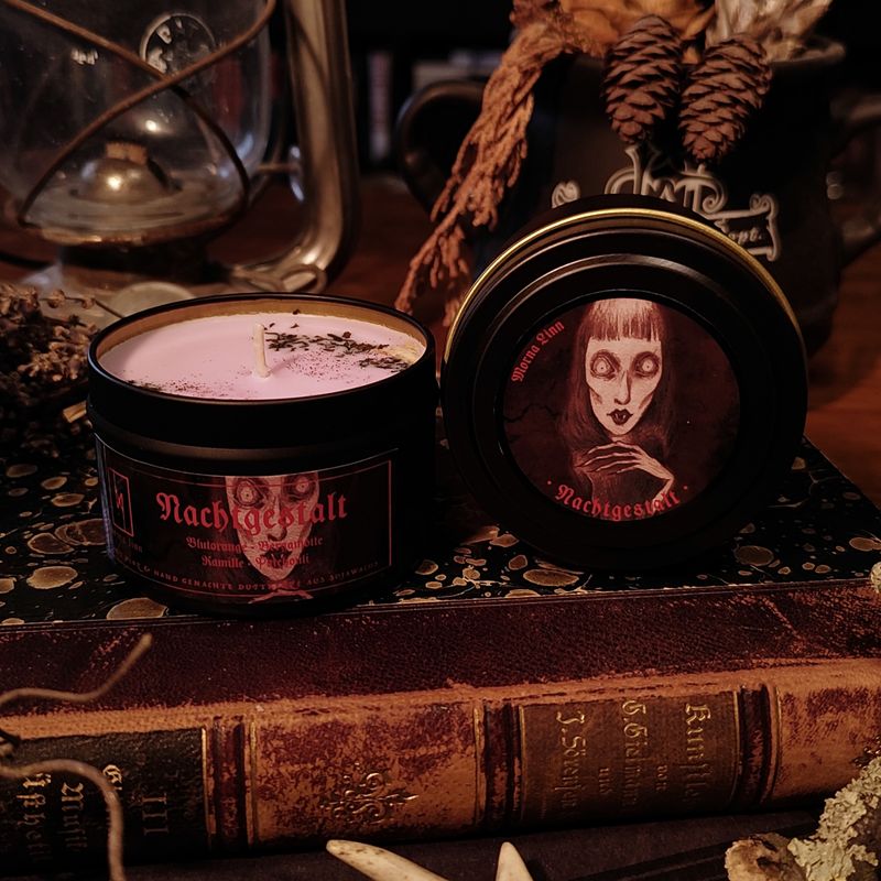 Nachtgestalt ✷ Duftkerze im Glas 135 ml