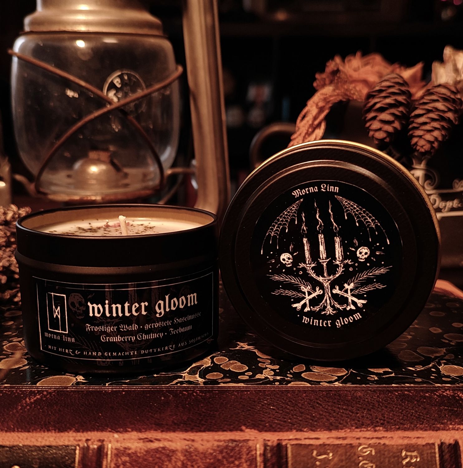 Winter Gloom ✷ Duftkerze im Glas 135 ml