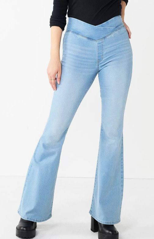 Juniors&#39; SO® Low Rise Pull-On Flare size 13/ 31W