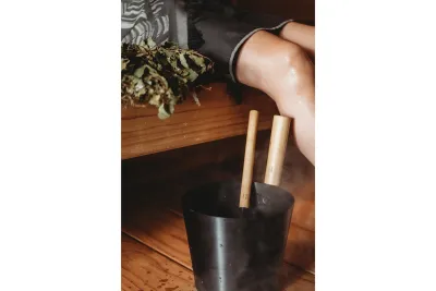 Rento Cubo de Sauna Aluminio con mango de Bambú