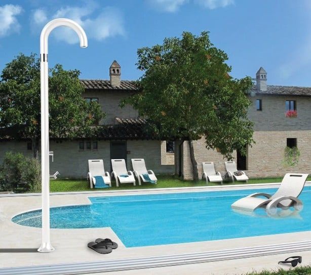 Ducha exterior solar: disfruta de agua caliente de forma ecológica