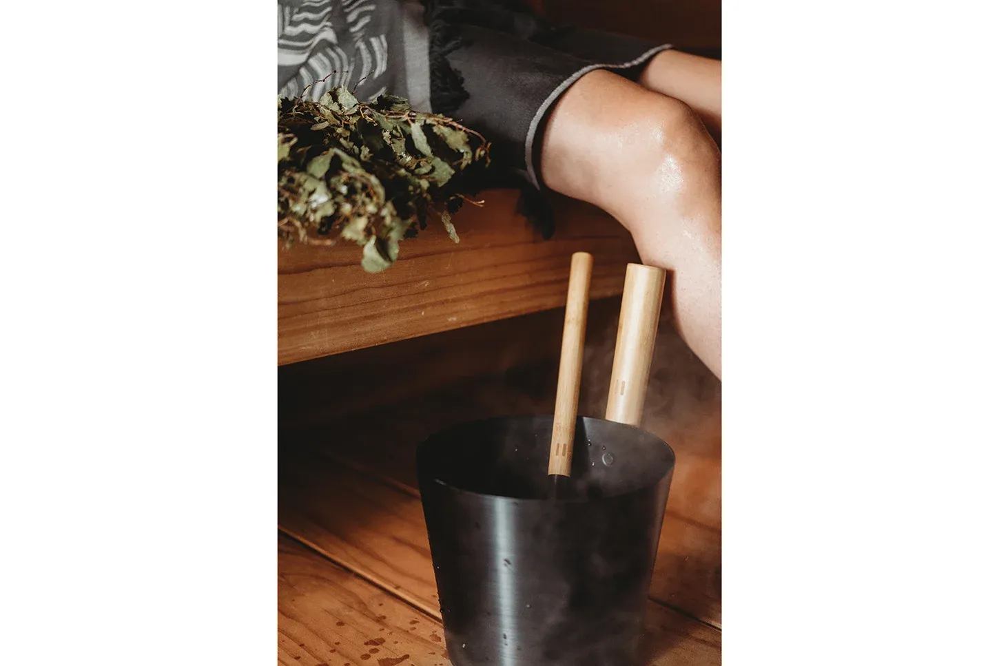 Rento Cubo de Sauna Aluminio con mango de Bambú