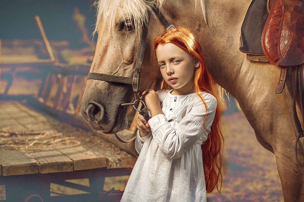 Video_lesson "Red haired girl with horse"