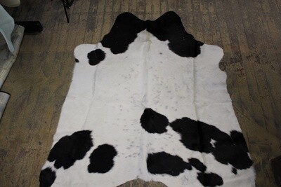 COW HIDE RUG NATURAL BROWN OR BLACK SOLID OR WITH WHITE ASSORTED #1 A QUALITY 27ft2 AVE 25001