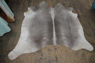COW HIDE RUG NATURAL GREY SELECT EXTRA QUALITY 27ft2 AVERAGE 12072