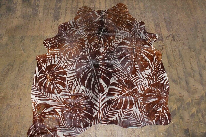 COW HIDE RUG NATURAL STENCIL PRINTED EXOTIC CATS AND ZEBRA LIGHT BEIGE 32ft2 AVERAGE 12080