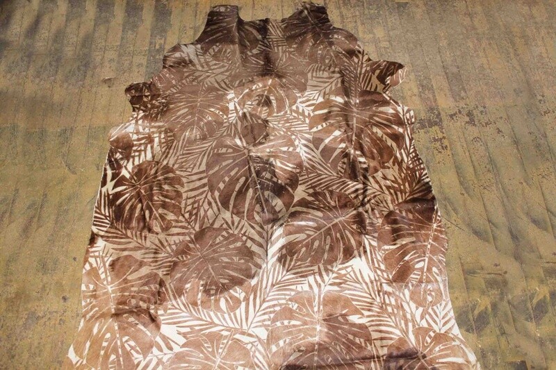 COW HIDE RUG NATURAL STENCIL PRINTED EXOTIC CATS AND ZEBRA ON WHITE 32ft2 AVERAGE 12172