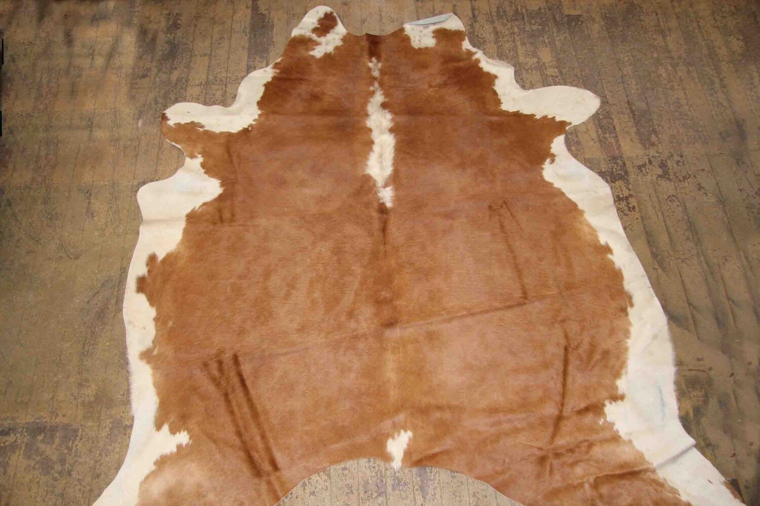 COW HIDE RUG NATURAL BROWN OR BLACK SOLID OR WITH WHITE ASSORTED #1 A QUALITY 38ft2 AVERAGE 28124
