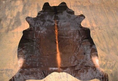 COW HIDE RUG NATURAL BROWN OR BLACK SOLID OR WITH WHITE ASSORTED #1 A QUALITY 38ft2 AVERAGE 28124