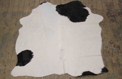 COW HIDE RUG #2 NATURAL BROWN OR BLACK SOLID OR WITH WHITE ASSORTED #2 B QUALITY 19ft2 AVERAGE 6787