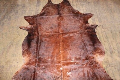 COW HIDE RUG #2 NATURAL BROWN OR BLACK SOLID OR WITH WHITE ASSORTED #2 B QUALITY 27ft2 AVERAGE 6977