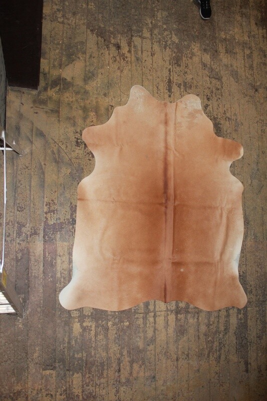 COW HIDE RUG #2 NATURAL BROWN OR BLACK SOLID OR WITH WHITE ASSORTED #2 B QUALITY 19ft2 AVERAGE 6787