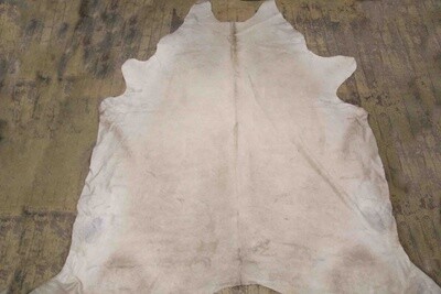 COW HIDE RUG #2 NATURAL BROWN OR BLACK SOLID OR WITH WHITE ASSORTED #2 B QUALITY 48ft2 AVERAGE 7866