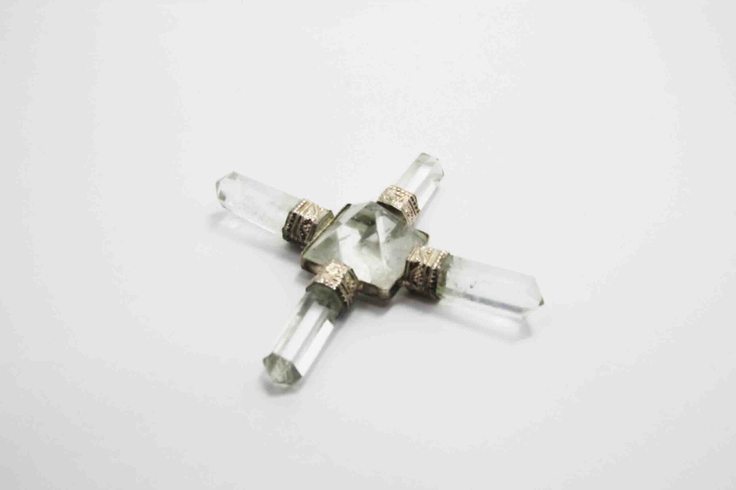 PYRAMID GENERATOR WAND WITH 4 CRYSTAL POINTS AND PYRAMID 16657