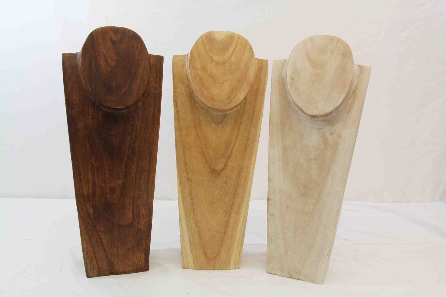 NECKLACE DISPLAY IN HAND CARVED SUAR HARDWOOD WHITE WASHED OR NATURAL OR DARK BROWN 1697