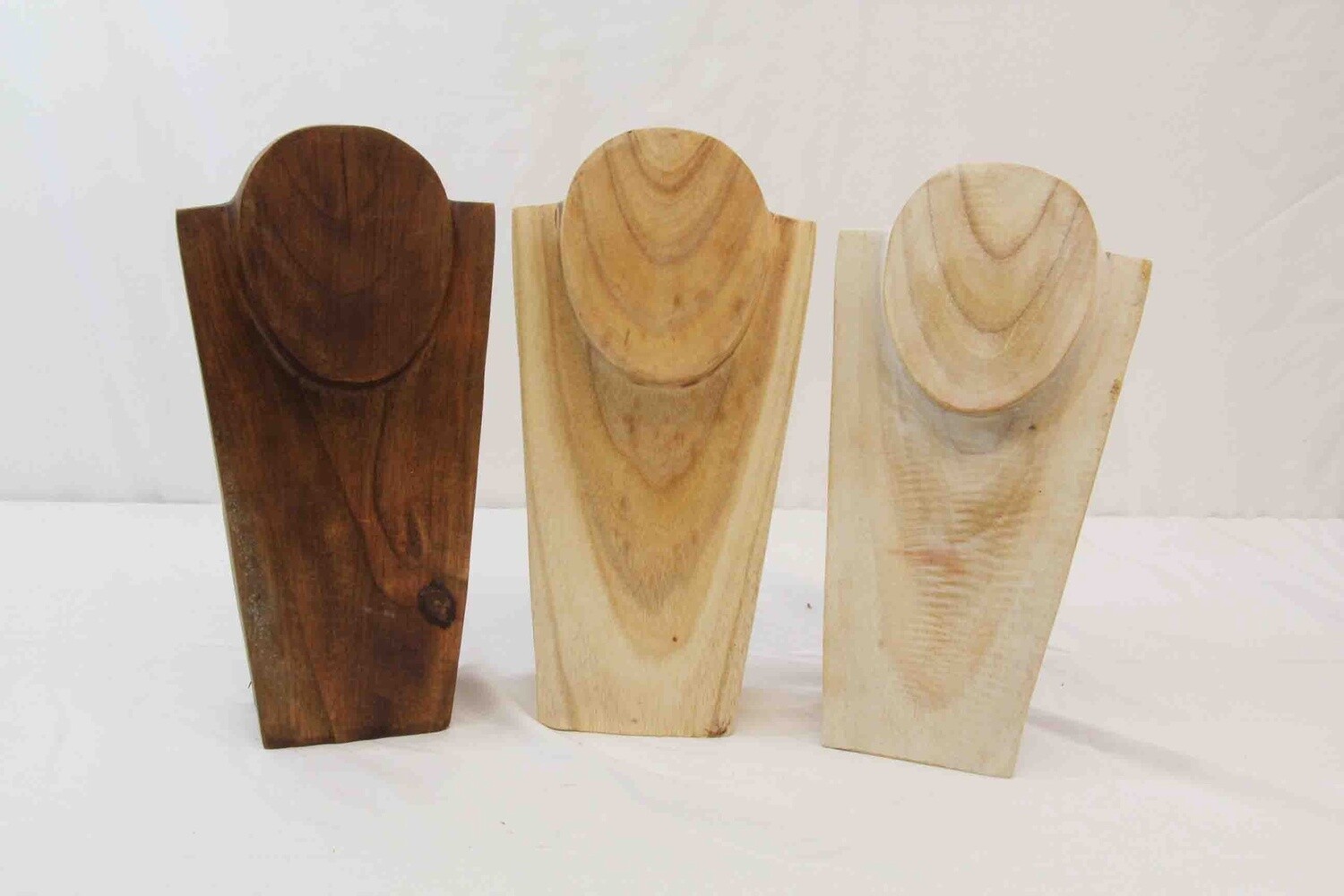 NECKLACE DISPLAY IN HAND CARVED SUAR HARDWOOD WHITE WASHED OR NATURAL OR DARK BROWN 1696