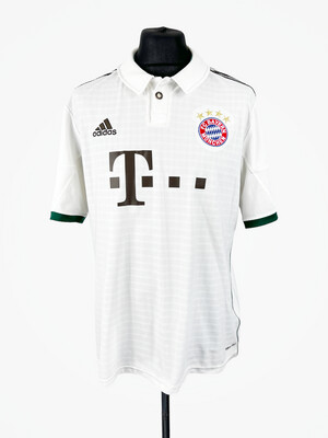 Bayern Munich 2013-14 Away - Size XL - Gotze 19