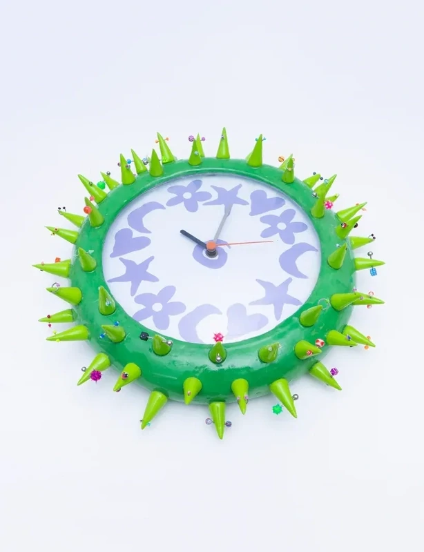 Spiky clock