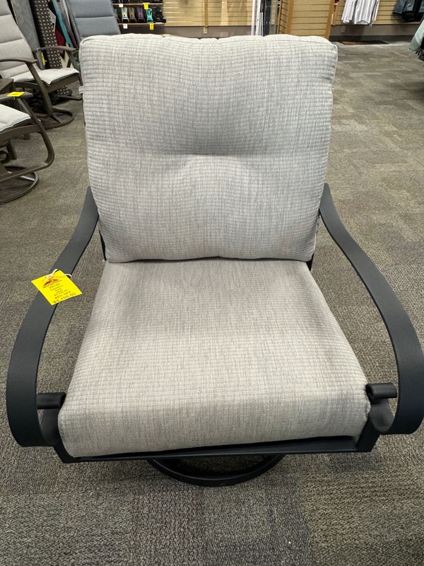 Pasadera Swivel Rocker- Grade C