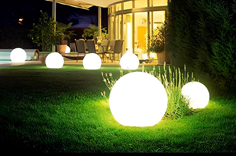 Esferas Rotomoldeadas para Luz